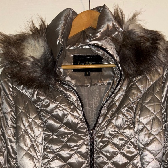 Sam Edelman Metallic Quilted Jacket with Faux Fur - Picture 4 of 7